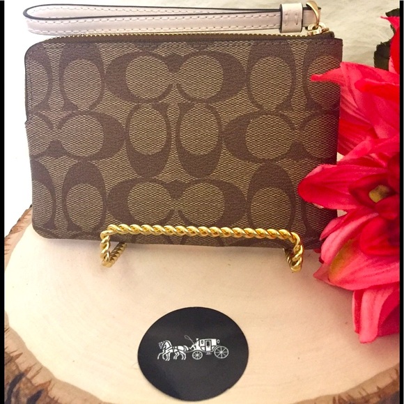 COACH Wristlet 🆕 - Picture 4 of 8